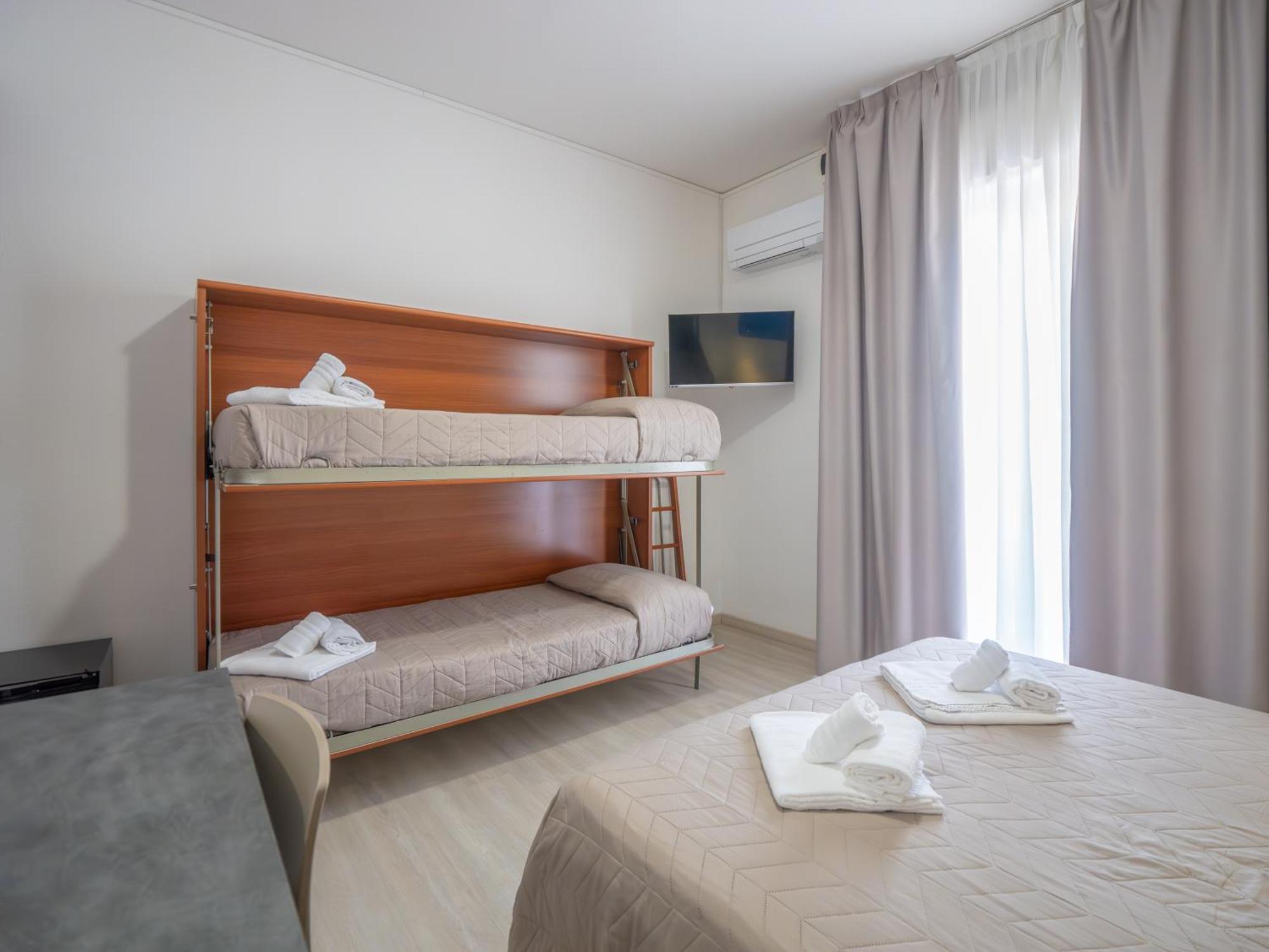 Hotel La Bussola ฟีนาเลลีกูเร ภายนอก รูปภาพ