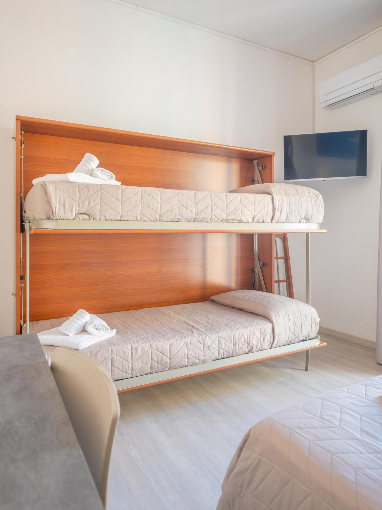 Hotel La Bussola ฟีนาเลลีกูเร ภายนอก รูปภาพ