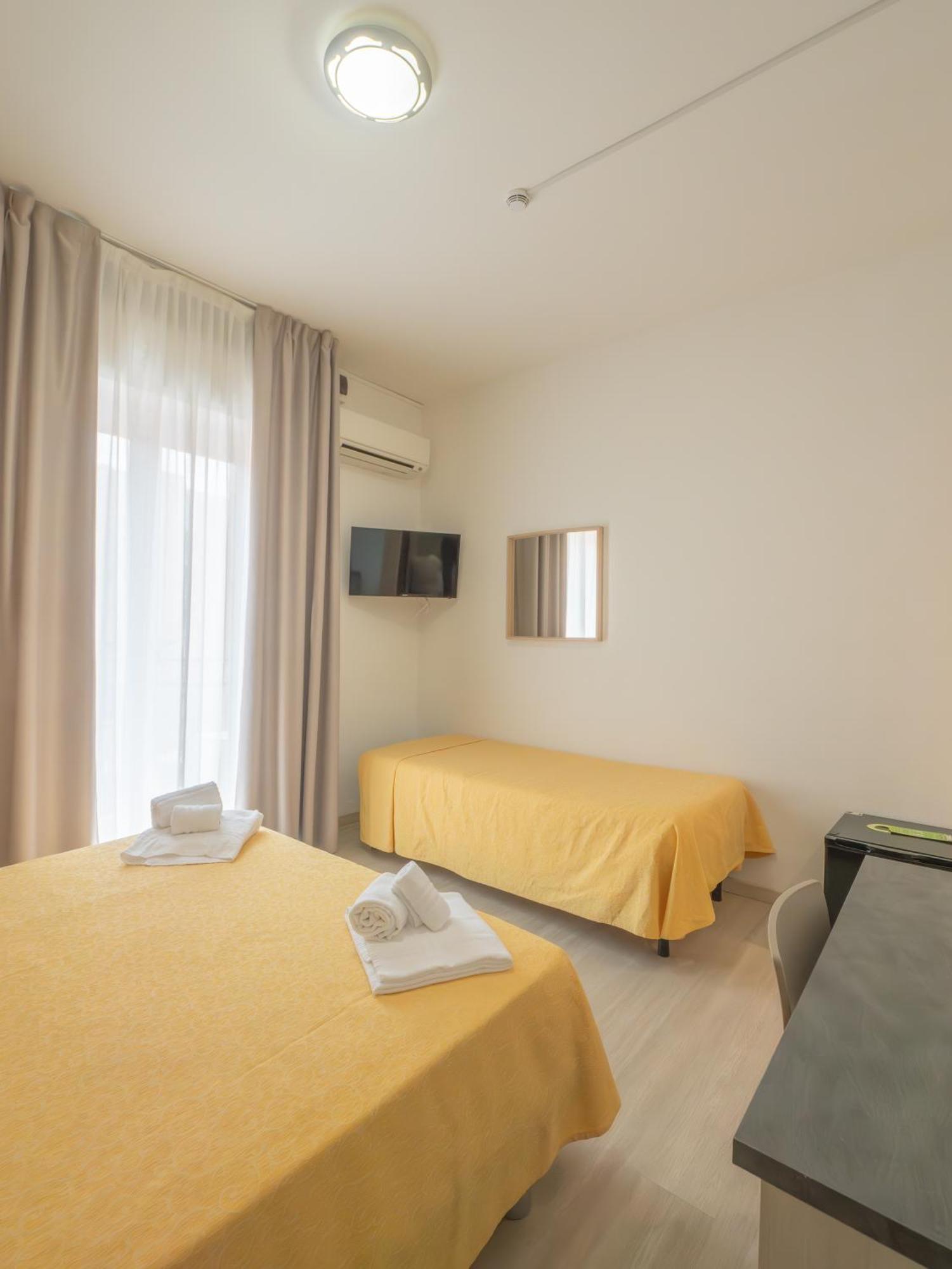 Hotel La Bussola ฟีนาเลลีกูเร ภายนอก รูปภาพ