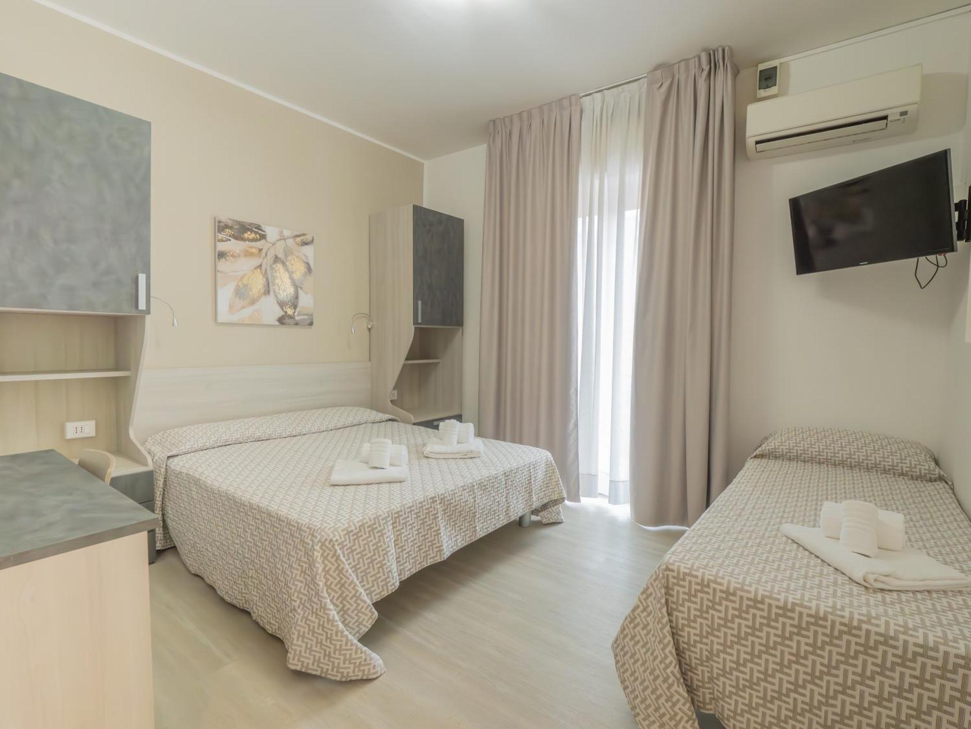 Hotel La Bussola ฟีนาเลลีกูเร ภายนอก รูปภาพ