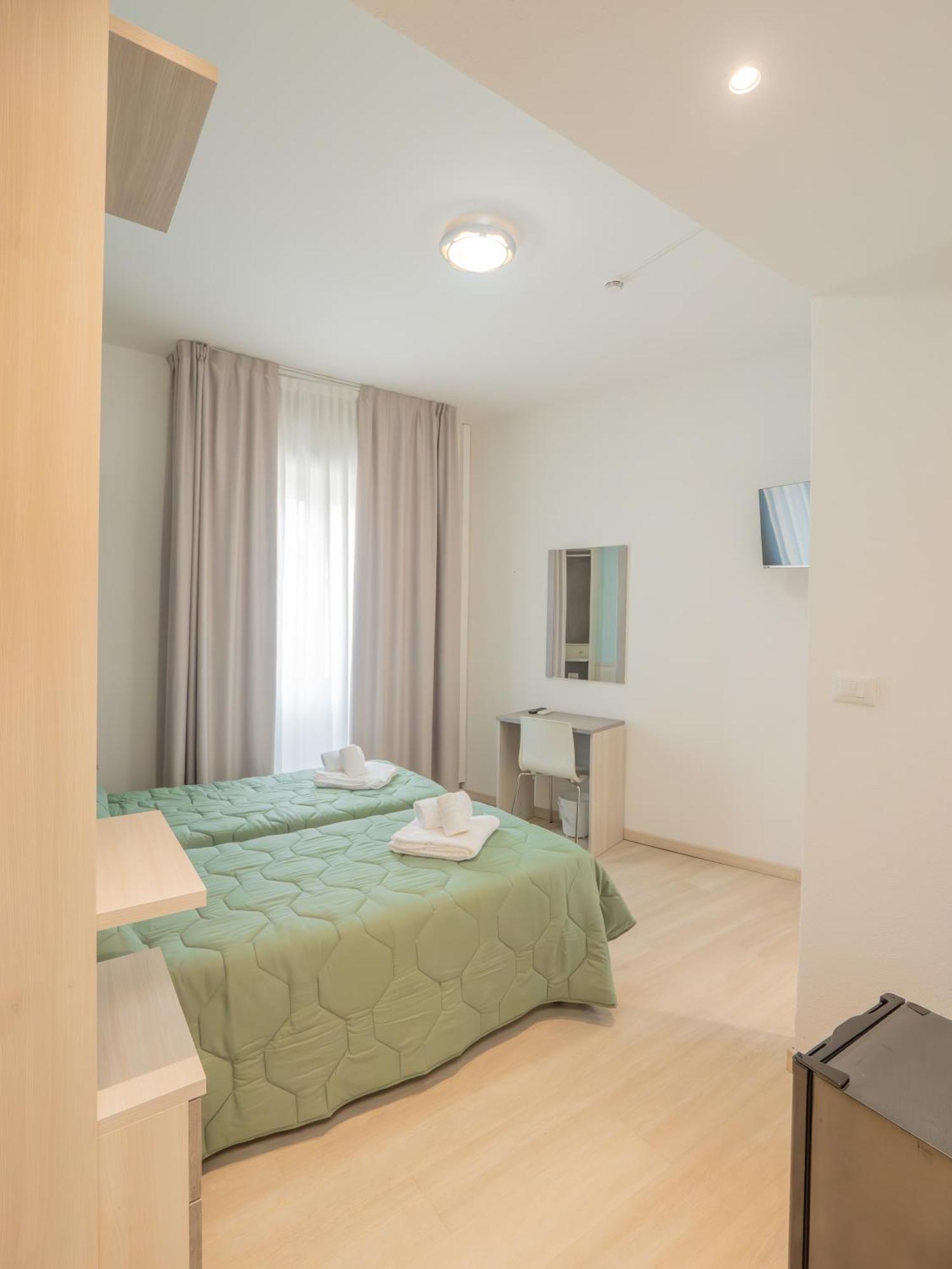Hotel La Bussola ฟีนาเลลีกูเร ภายนอก รูปภาพ